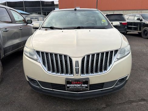 Used 2014 Lincoln MKX Base 4D Sport Utility w/ Equipment Group 101A image 2