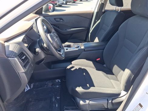 Used 2023 Nissan Rogue S AWD/4WD image 10