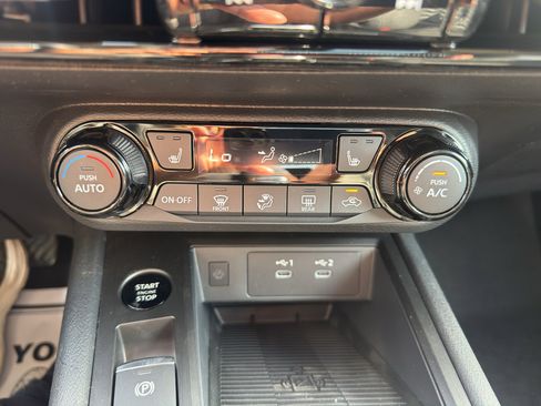 New 2026 Nissan Kicks SV w/ SV Premium Package image 29