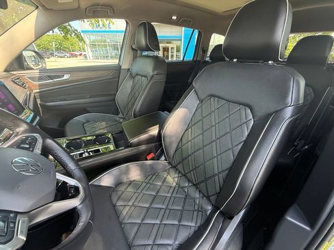 Used 2024 Volkswagen Atlas SEL Premium R-Line AWD/4WD image 24