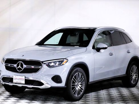 Used 2026 Mercedes-Benz GLC 300 4MATIC image 3