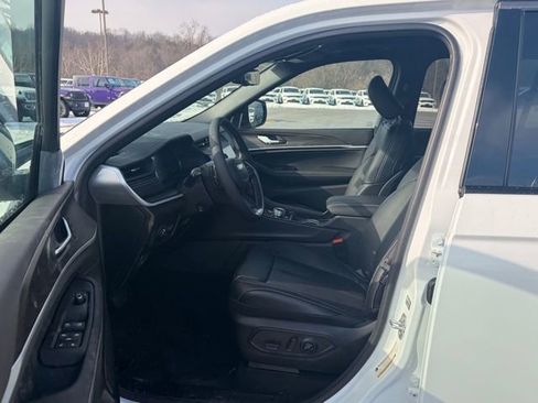 New 2026 Jeep Grand Cherokee Limited image 16