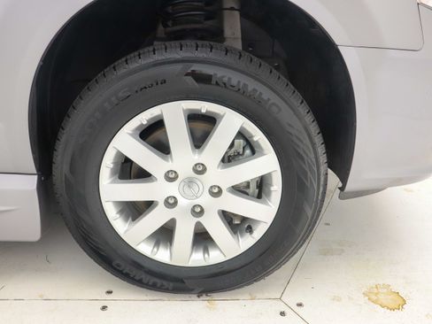 Used 2015 Chrysler Town & Country Touring FWD image 35