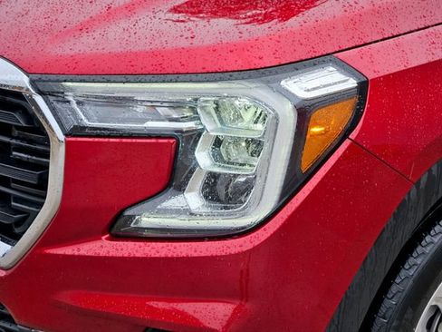 Used 2023 GMC Terrain SLE w/ Driver Convenience Package FWD image 27
