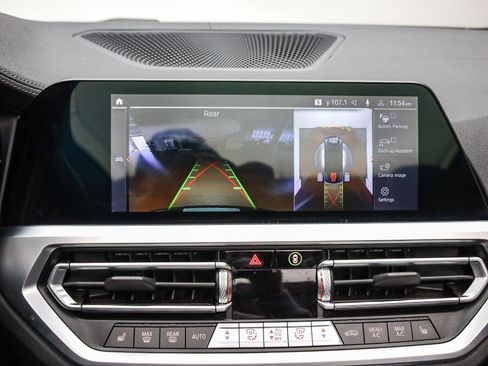 Used 2023 BMW M440i Convertible w/ Premium Package image 25