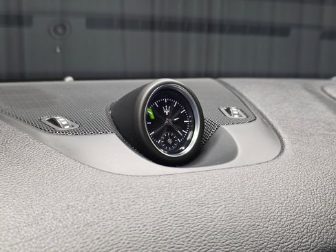 Used 2018 Maserati Levante GranSport image 25