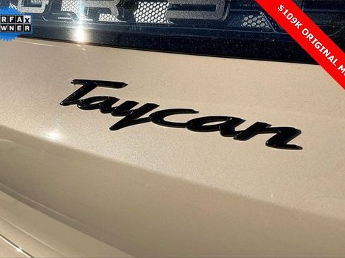 Used 2022 Porsche Taycan image 7