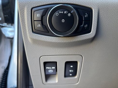 Used 2016 Ford F150 XLT w/ Equipment Group 302A Luxury AWD/4WD image 19