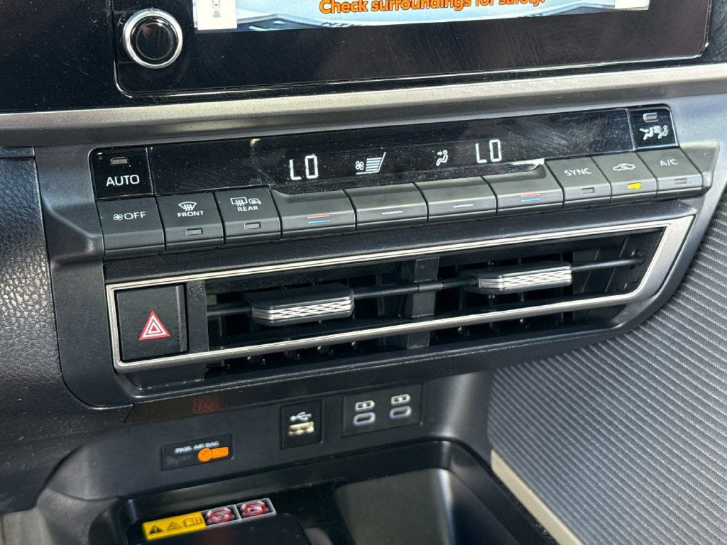 Used 2025 Toyota Camry SE FWD image 18