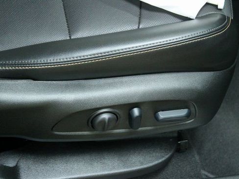 Certified 2024 Chevrolet Equinox Premier image 12