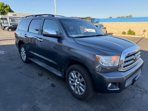 Used 2011 Toyota Sequoia Limited image 2