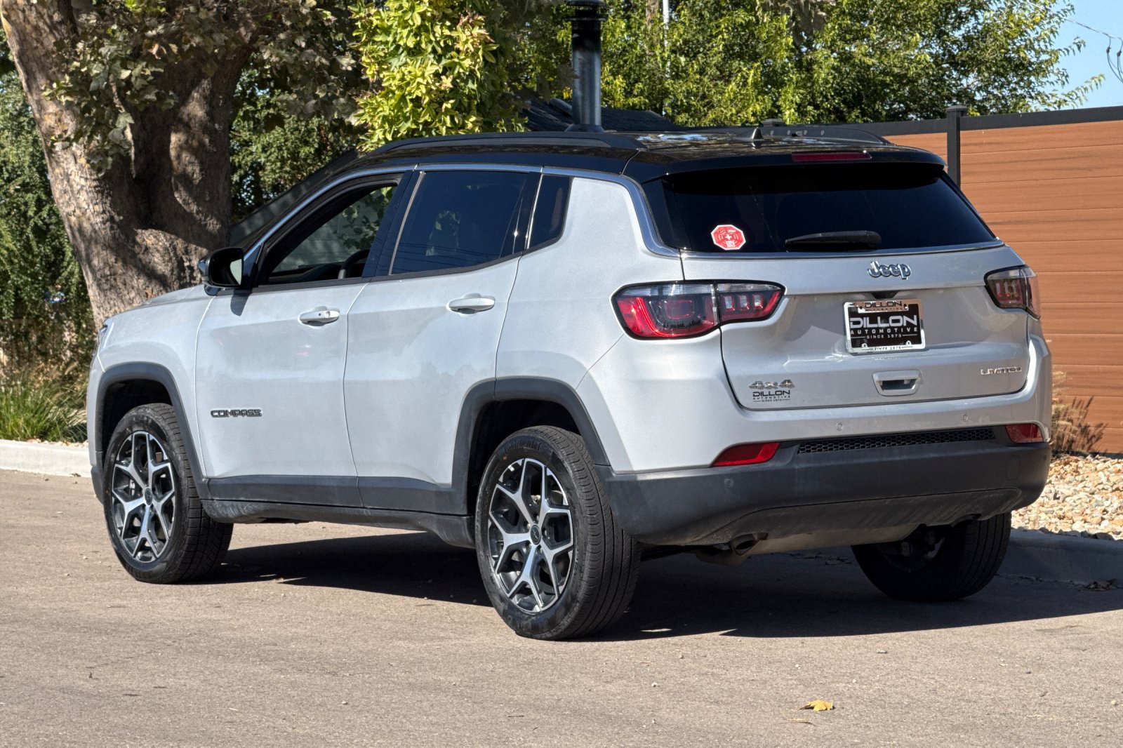 Used 2025 Jeep Compass Limited AWD/4WD image 10