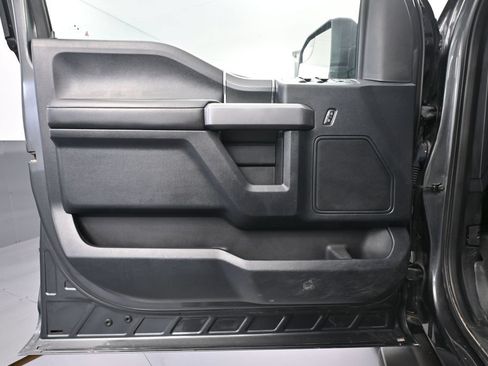 Used 2019 Ford F150 XLT w/ Equipment Group 302A Luxury AWD/4WD image 21