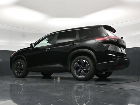Used 2024 Nissan Rogue SV AWD/4WD image 49