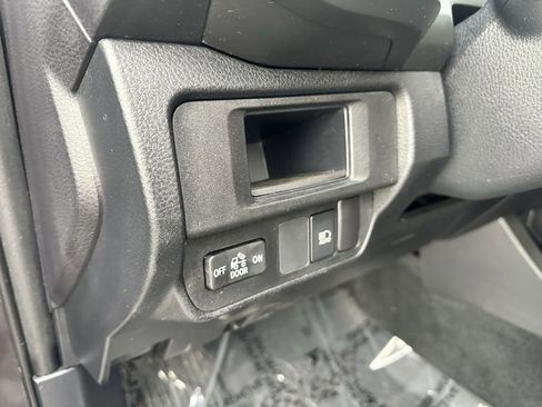 Used 2019 Toyota Tacoma SR image 13