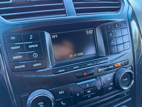 Used 2017 Ford Explorer XLT FWD image 35
