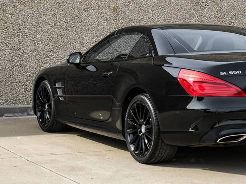 Used 2017 Mercedes-Benz SL 550 image 14