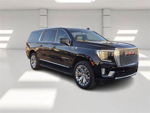 Used 2021 GMC Yukon XL Denali image 7