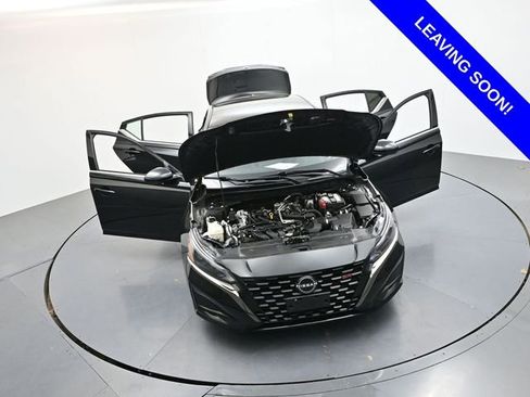 Used 2023 Nissan Altima 2.5 SR FWD image 35