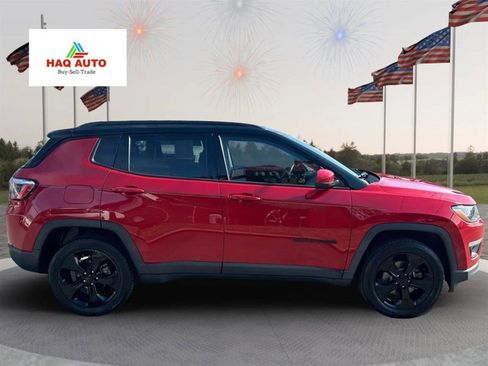 Used 2020 Jeep Compass Latitude image 4