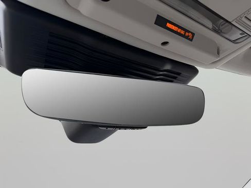 Certified 2025 Land Rover Discovery S AWD/4WD image 23