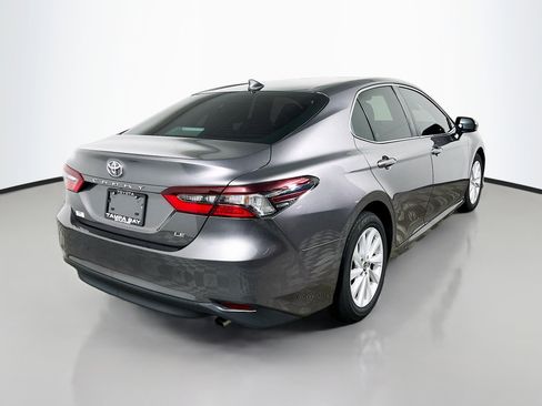 Used 2022 Toyota Camry LE image 4