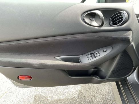Used 2025 Nissan Z Sport w/ Floor Mat Package image 13