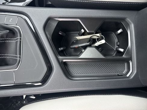 New 2026 Volkswagen Taos SE FWD image 37