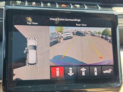 Used 2023 Jeep Grand Cherokee Limited w/ Luxury Tech Group II AWD/4WD image 20