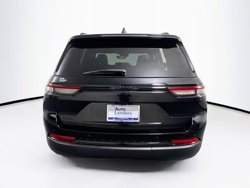 Used 2023 Jeep Grand Cherokee Altitude image 6