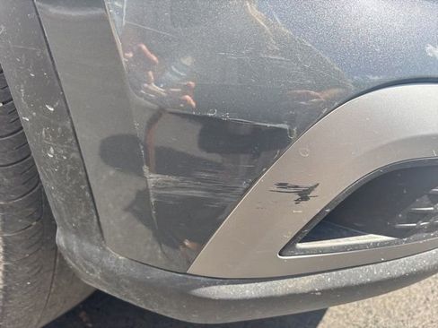 Used 2025 Hyundai Venue SEL FWD image 11