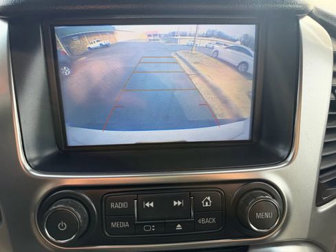 Used 2019 Chevrolet Suburban LT image 25