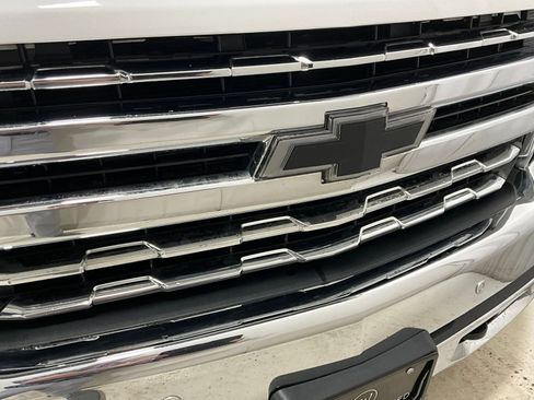 Used 2019 Chevrolet Silverado 1500 LTZ w/ LTZ Premium Package AWD/4WD image 27