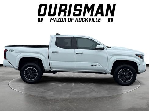 Used 2025 Toyota Tacoma TRD Sport AWD/4WD image 7