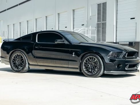 Used 2013 Ford Mustang Shelby GT500 RWD image 47