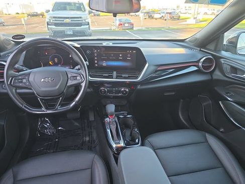 Used 2024 Chevrolet Trax RS w/ Driver Confidence Package FWD image 15