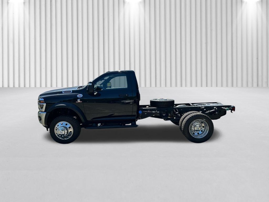 New 2026 RAM 5500 Tradesman w/ Chrome Appearance Group AWD/4WD image 7