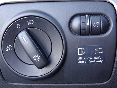 Used 2011 Volkswagen Golf TDI FWD image 92