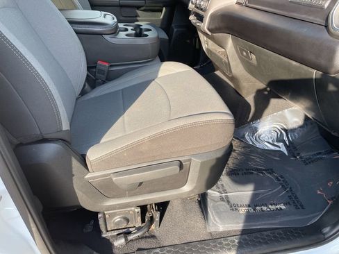 Used 2024 RAM 2500 Big Horn image 28