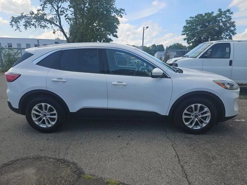 Used 2020 Ford Escape SE FWD image 4