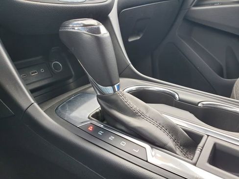 Used 2019 Chevrolet Equinox LT FWD image 23