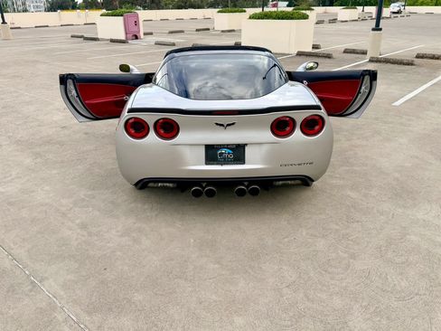 Used 2007 Chevrolet Corvette Coupe w/ Preferred Equipment Group RWD image 21