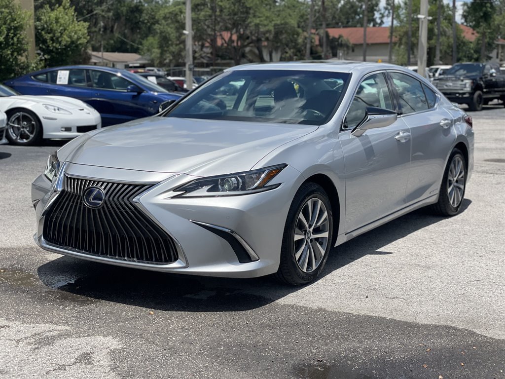 Used 2020 Lexus ES 300h w/ Premium Package FWD image 18