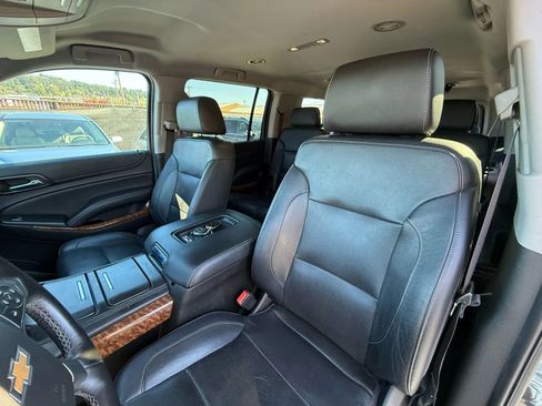 Used 2018 Chevrolet Suburban Premier AWD/4WD image 29