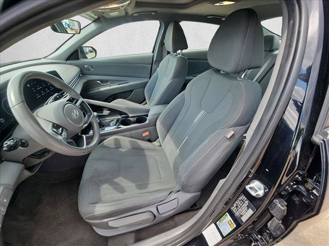 Used 2025 Hyundai Elantra SEL FWD image 16