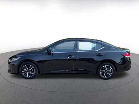 Used 2025 Nissan Sentra SV FWD image 9
