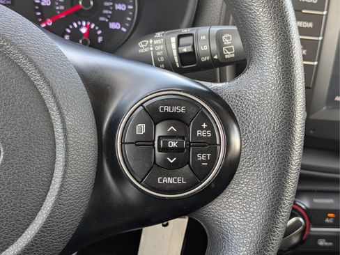 Used 2020 Kia Soul LX FWD image 23