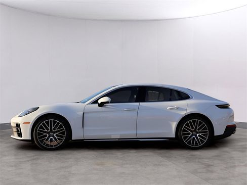 New 2026 Porsche Panamera image 2