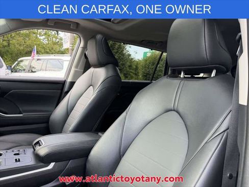 Certified 2025 Toyota Highlander XLE FWD image 12