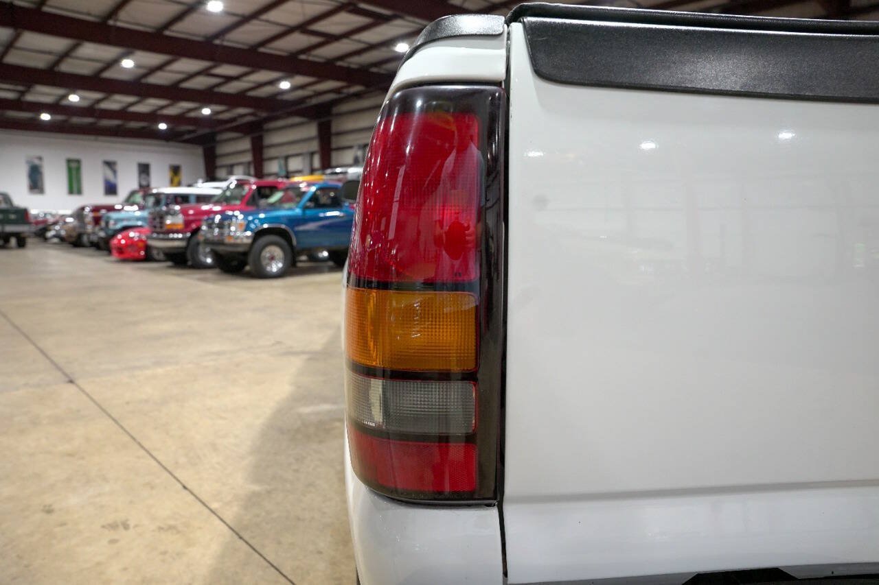 Used 2005 GMC Sierra 1500 SLT w/ Light Duty Power Package RWD image 38